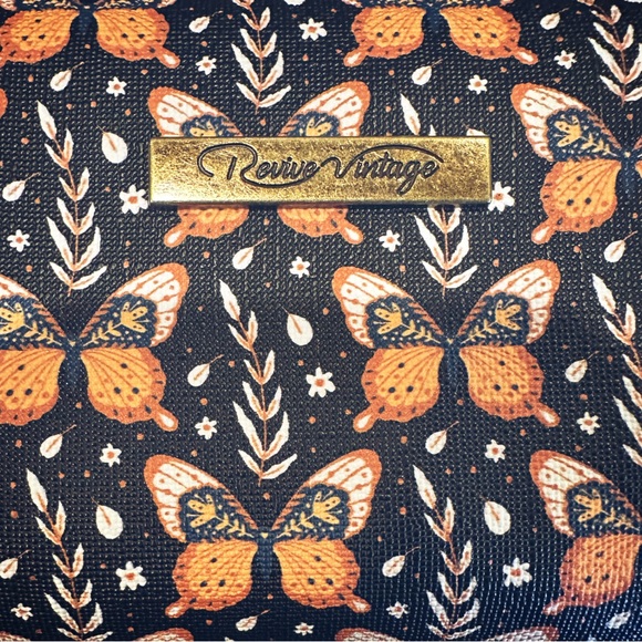 [ 2 FOR $35 ] MOTH MAKEUP BAG - Picture 2 of 4